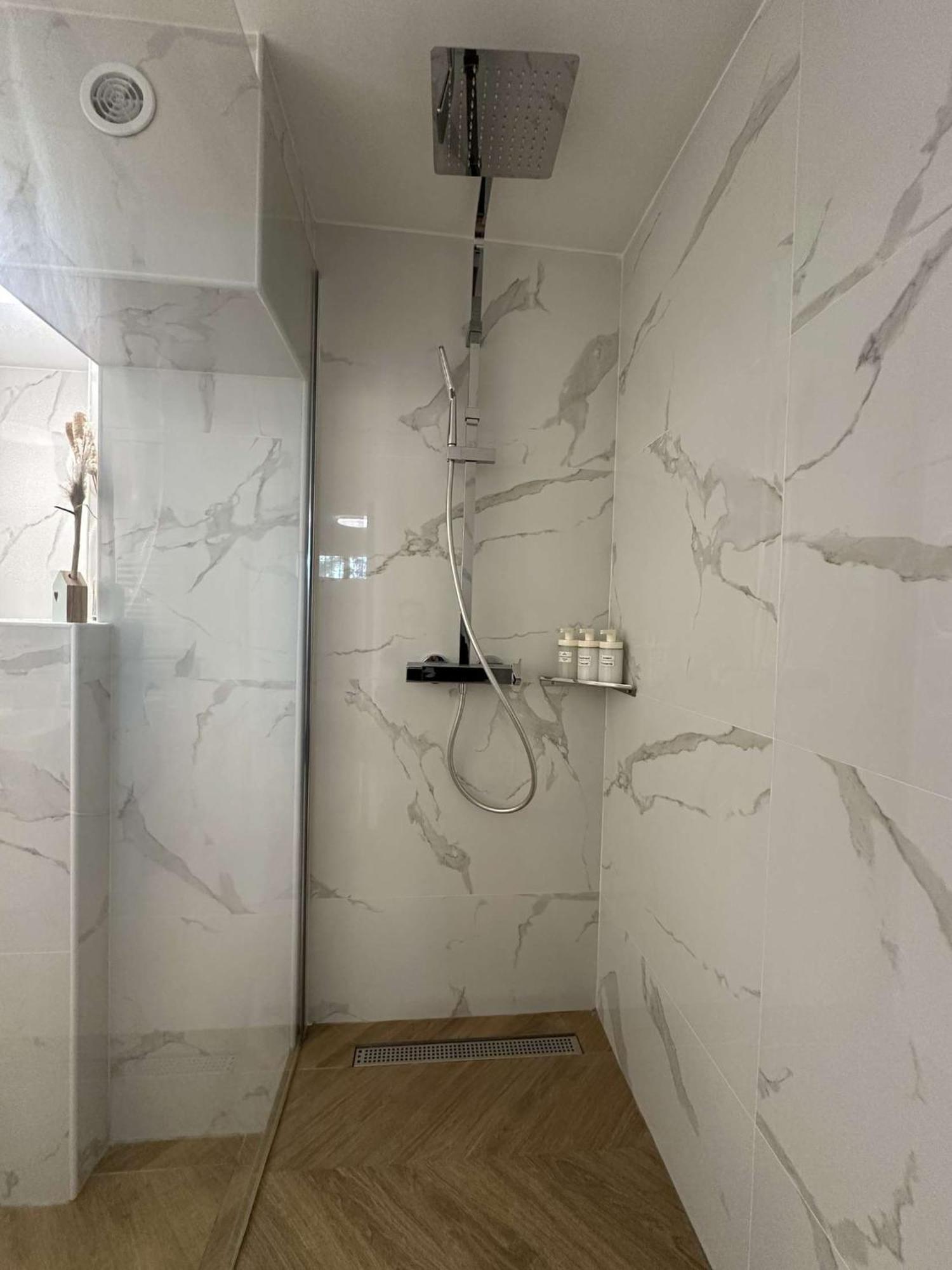 Le Niou, Appartement Avec Parking Gratuit Marseille Exteriör bild